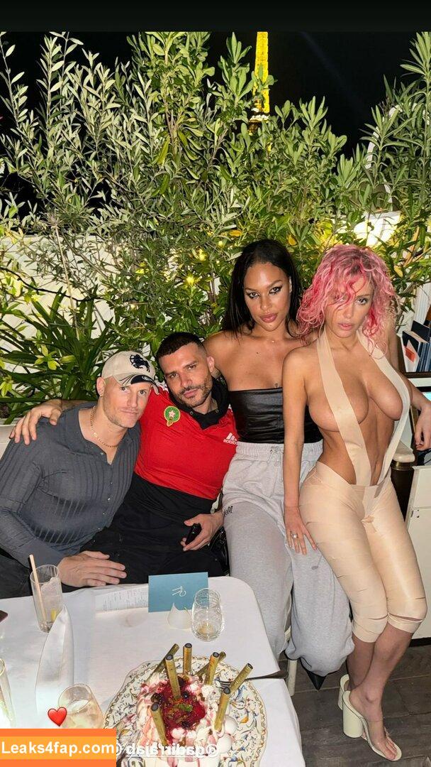 Bianca Censori / bianca.censori_official / biancacensori_official слитое фото фото #0642