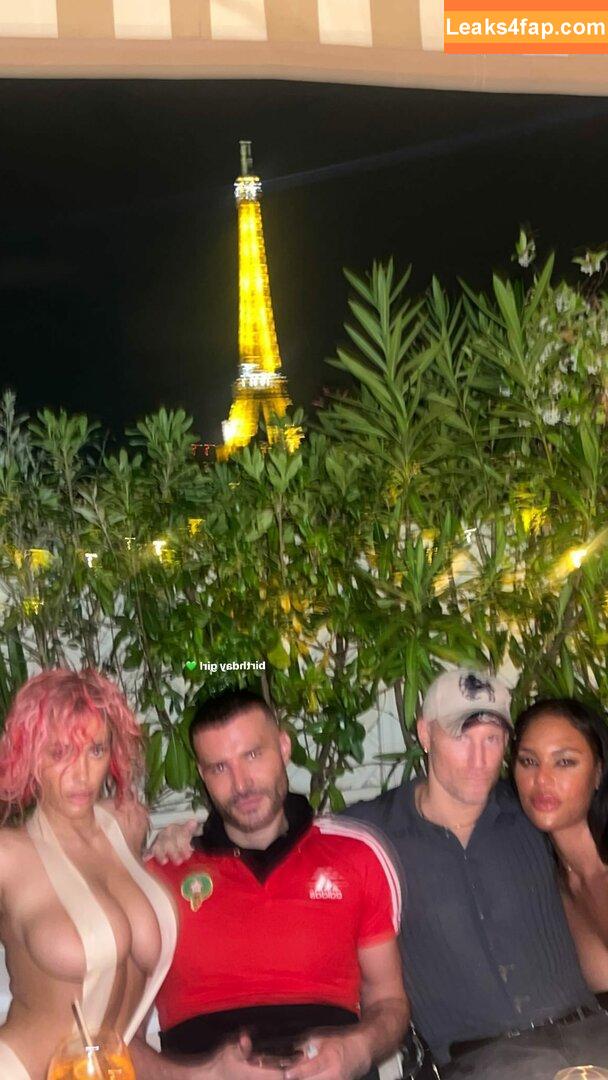 Bianca Censori / bianca.censori_official / biancacensori_official слитое фото фото #0643