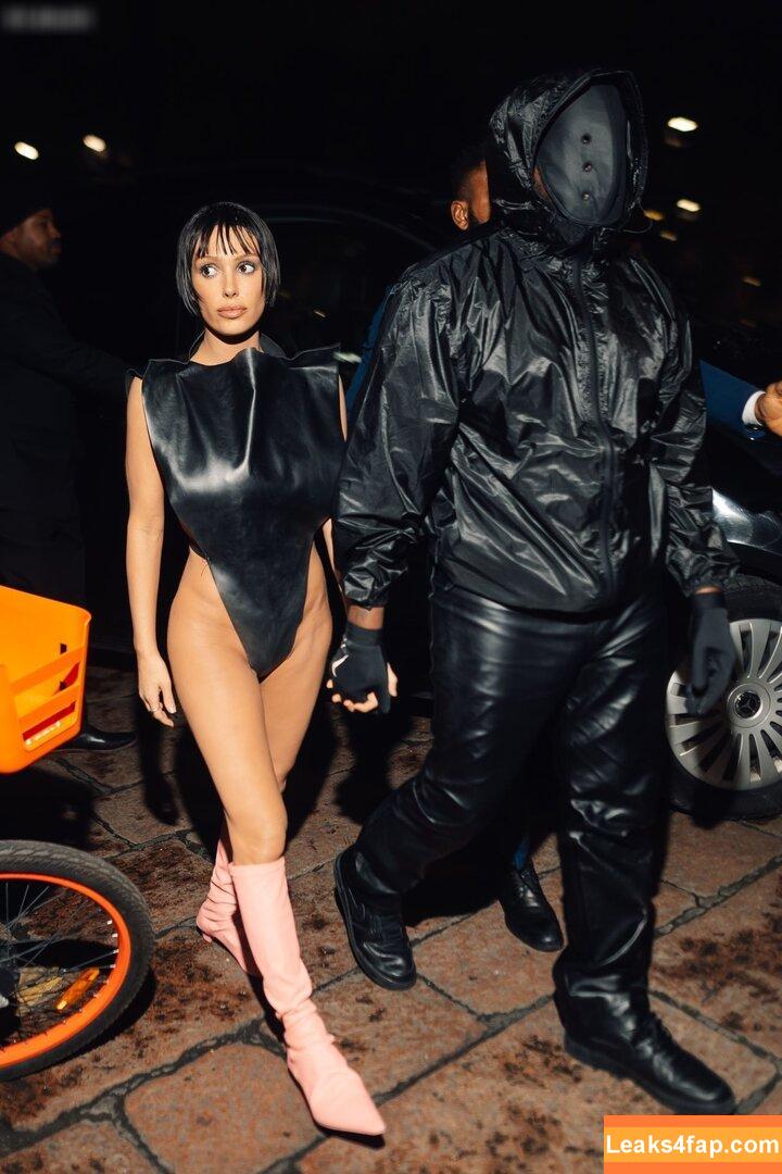 Bianca Censori / bianca.censori_official / biancacensori_official слитое фото фото #0683