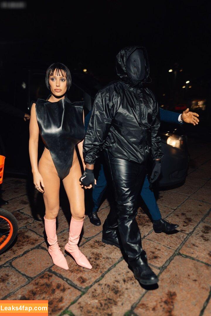 Bianca Censori / bianca.censori_official / biancacensori_official слитое фото фото #0685