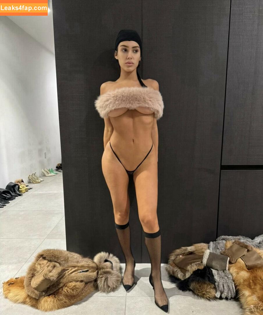 Bianca Censori / bianca.censori_official / biancacensori_official слитое фото фото #0687