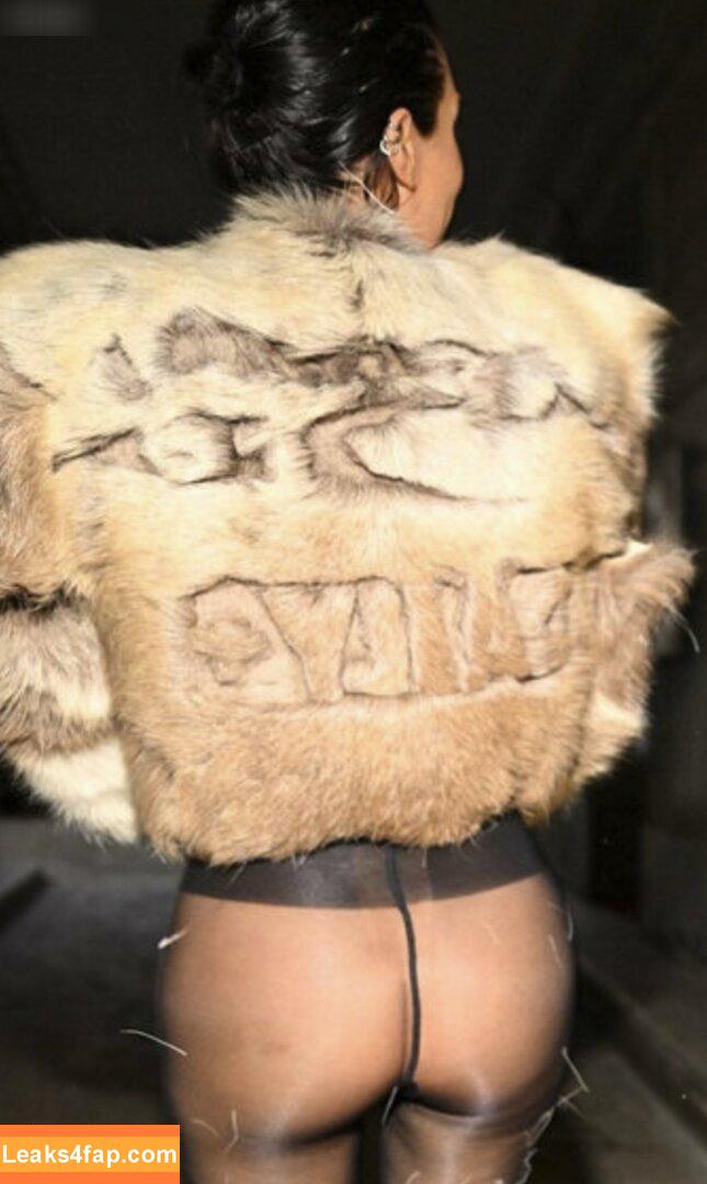 Bianca Censori / bianca.censori_official / biancacensori_official слитое фото фото #0691