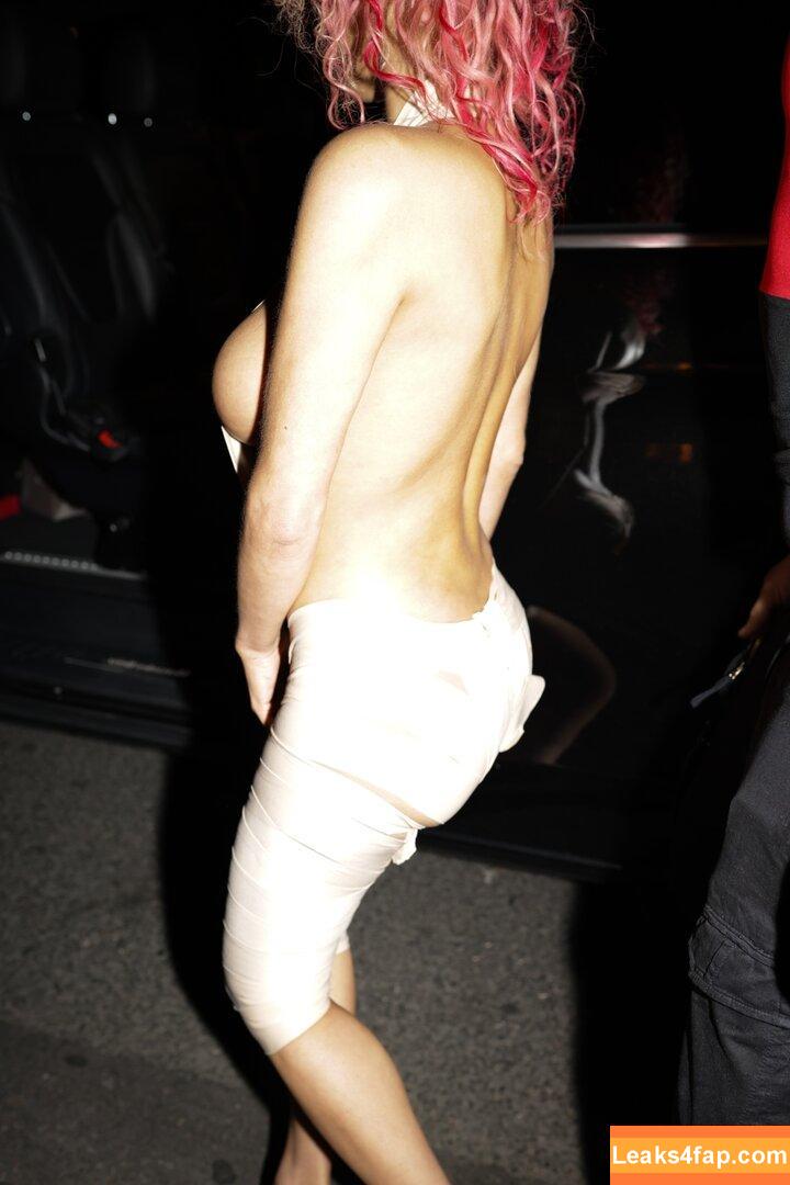 Bianca Censori / bianca.censori_official / biancacensori_official слитое фото фото #0722