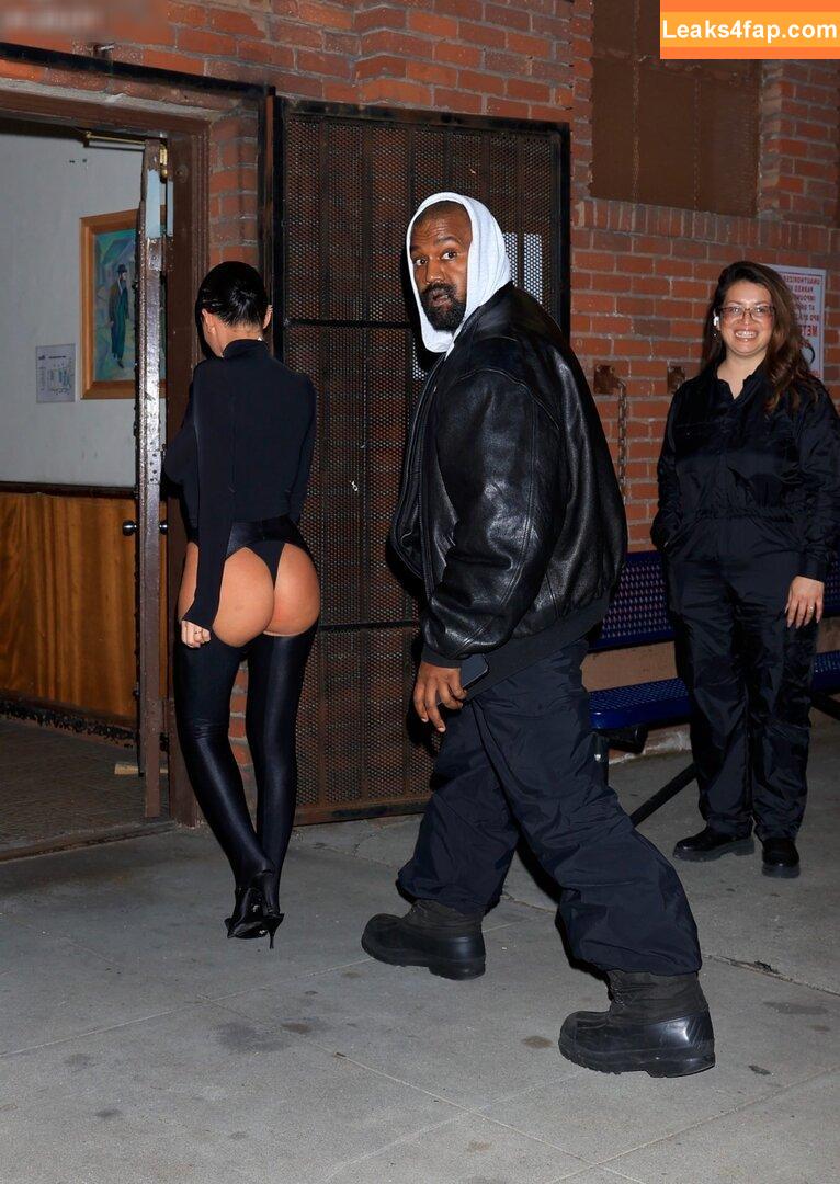 Bianca Censori / bianca.censori_official / biancacensori_official слитое фото фото #0740