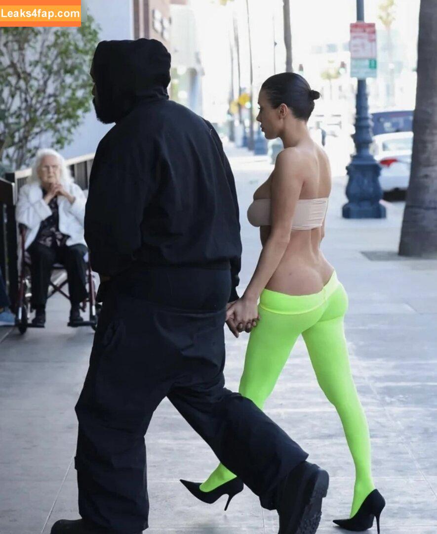 Bianca Censori / bianca.censori_official / biancacensori_official слитое фото фото #0746