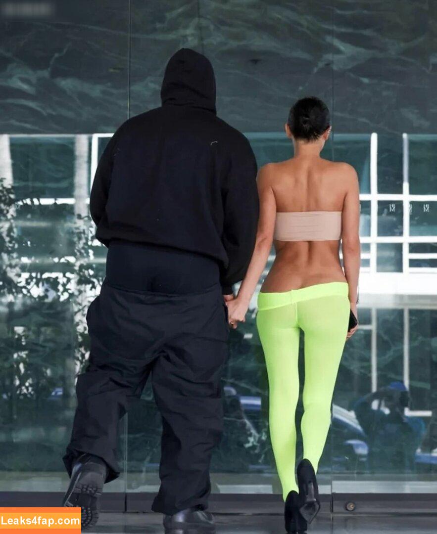 Bianca Censori / bianca.censori_official / biancacensori_official слитое фото фото #0748