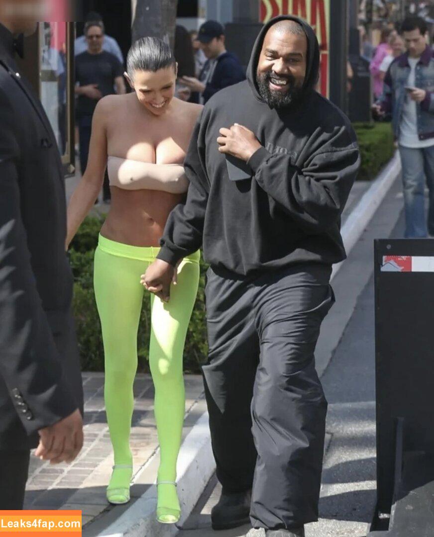 Bianca Censori / bianca.censori_official / biancacensori_official слитое фото фото #0750