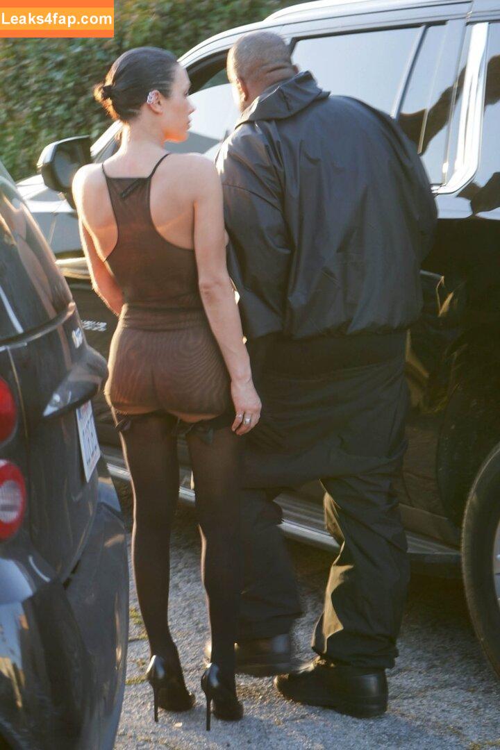 Bianca Censori / bianca.censori_official / biancacensori_official слитое фото фото #0759