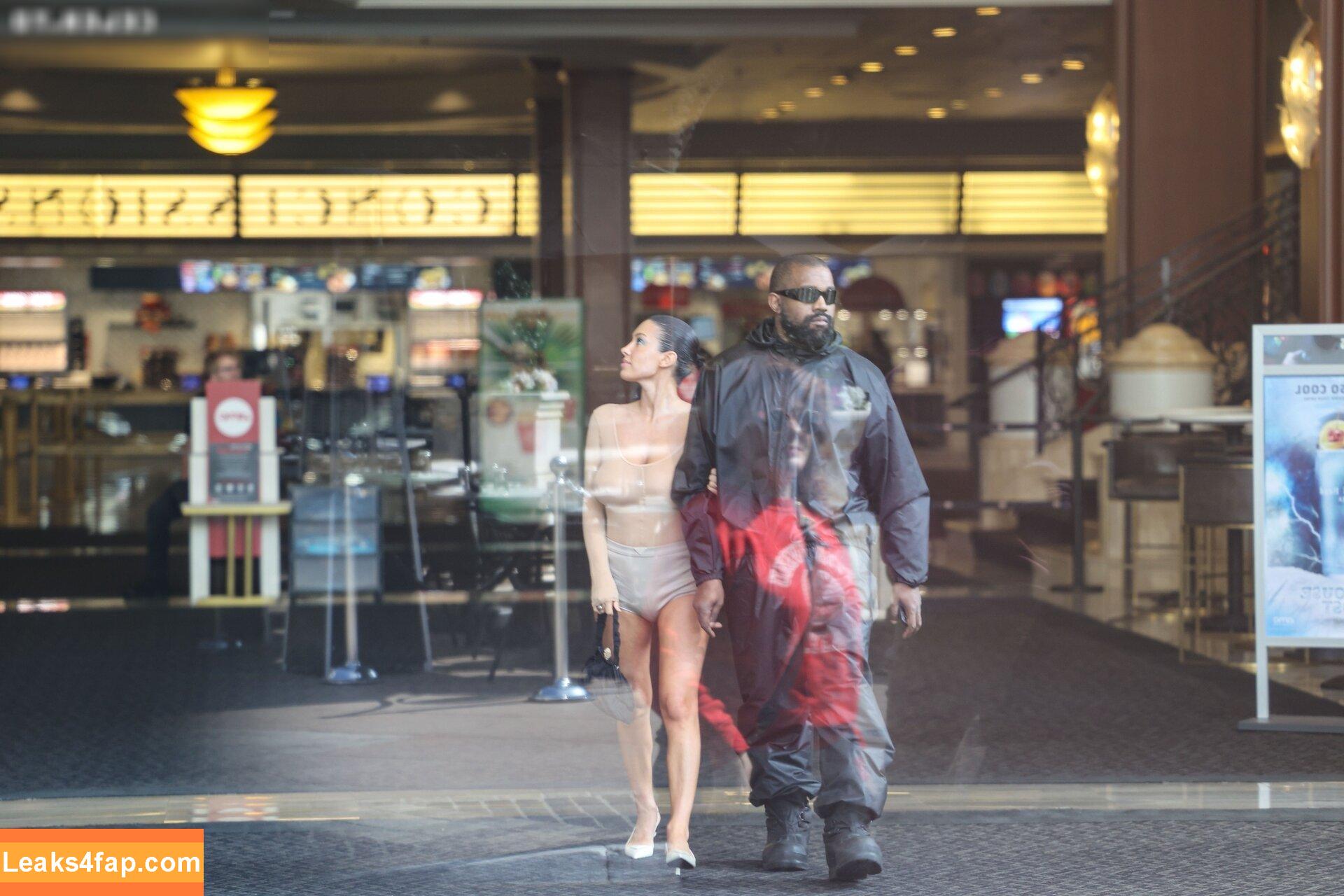 Bianca Censori / bianca.censori_official / biancacensori_official слитое фото фото #0779