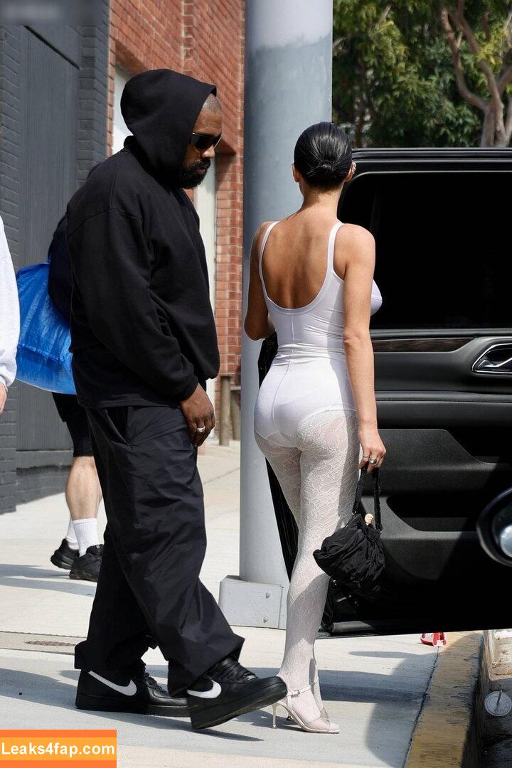 Bianca Censori / bianca.censori_official / biancacensori_official слитое фото фото #0802