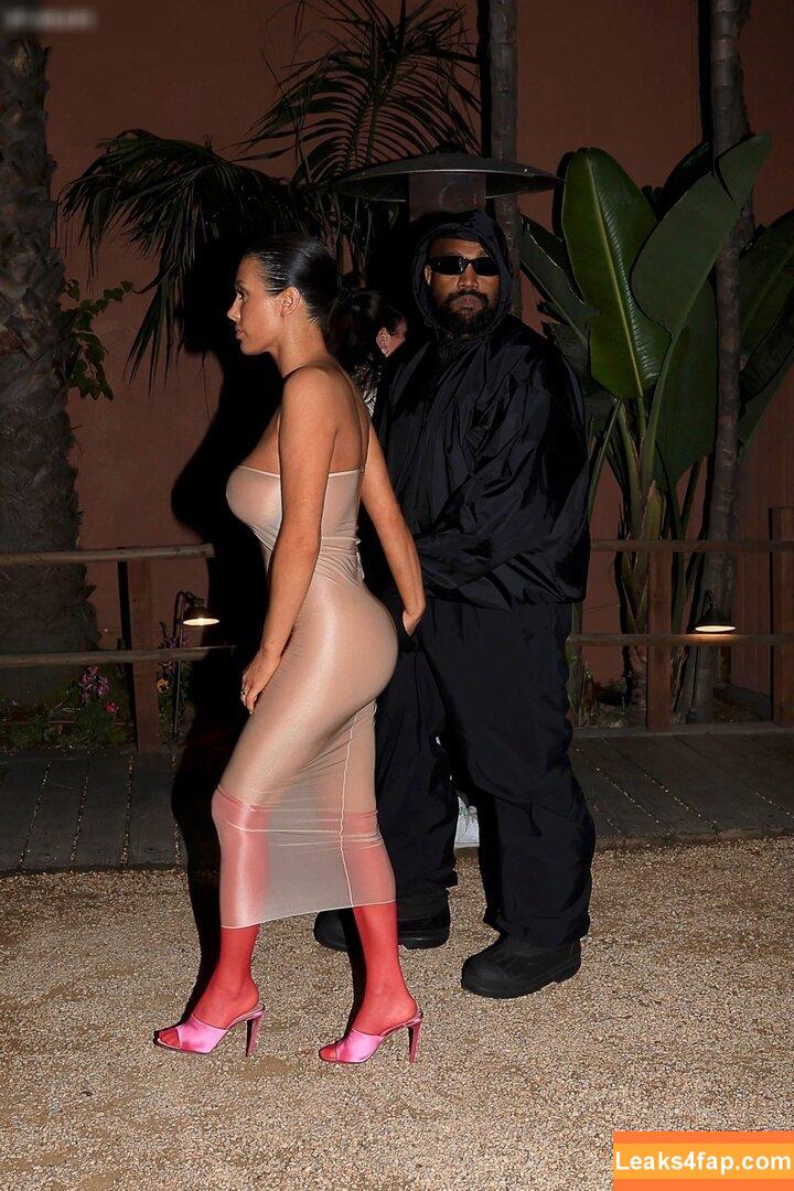 Bianca Censori / bianca.censori_official / biancacensori_official leaked photo photo #0871