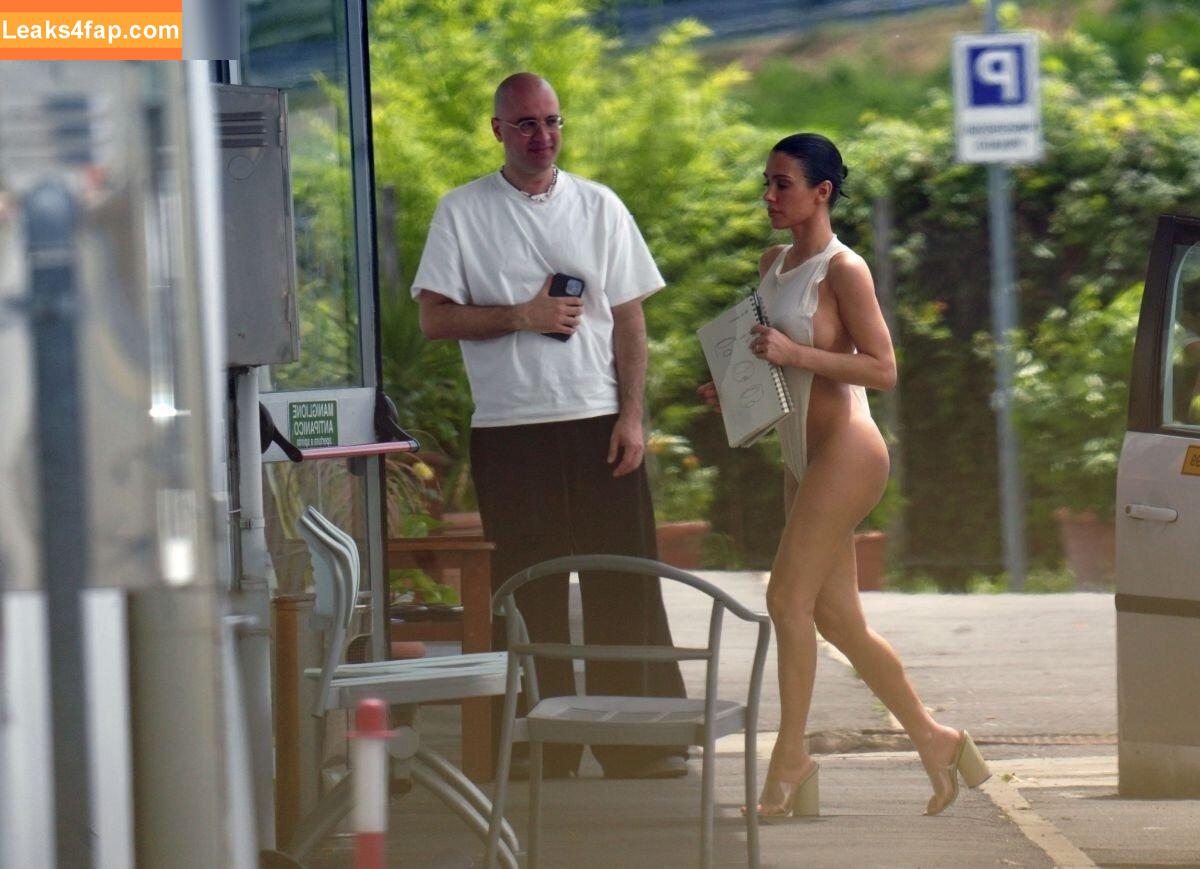 Bianca Censori / bianca.censori_official / biancacensori_official слитое фото фото #0923