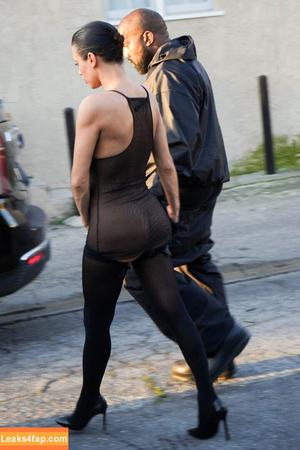 Bianca Censori фото #0246