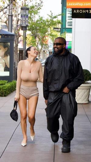 Bianca Censori фото #0302