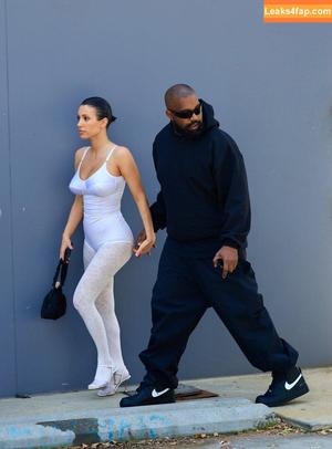 Bianca Censori фото #0358