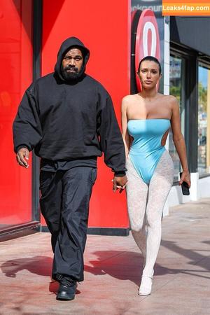 Bianca Censori фото #0370