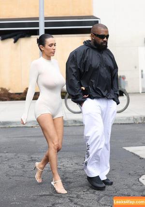 Bianca Censori фото #0400