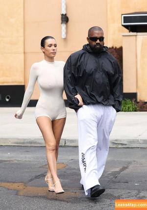 Bianca Censori фото #0404