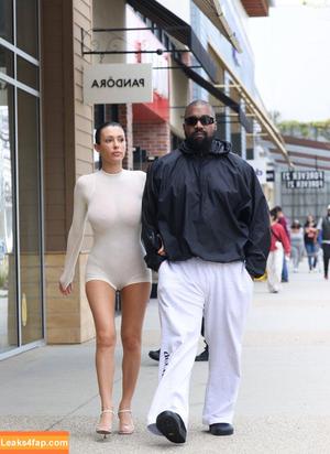 Bianca Censori фото #0405