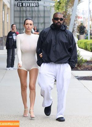 Bianca Censori фото #0411