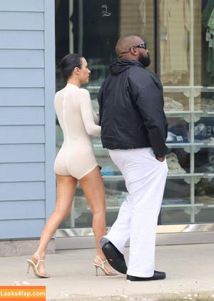 Bianca Censori фото #0413