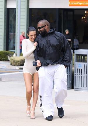 Bianca Censori фото #0416