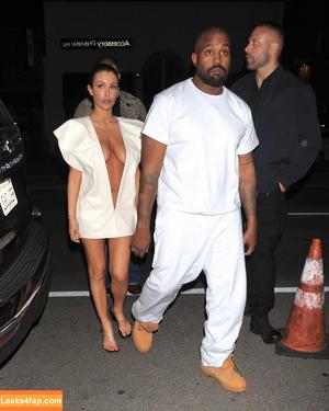 Bianca Censori фото #0489