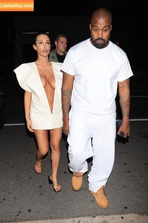 Bianca Censori фото #0492