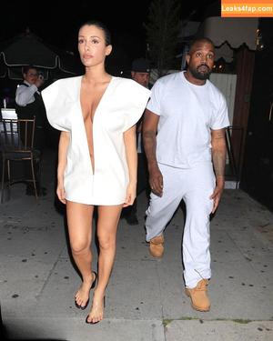 Bianca Censori фото #0517