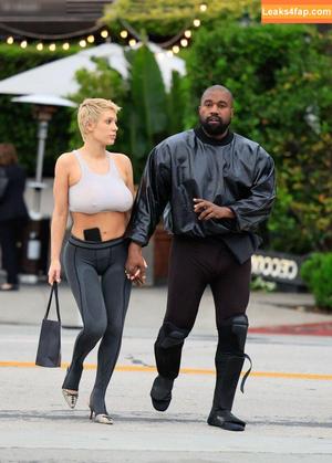 Bianca Censori фото #0522