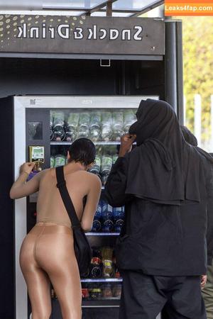 Bianca Censori фото #0610