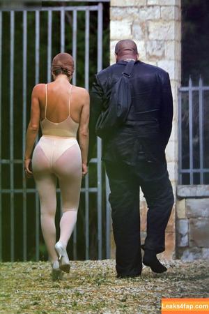 Bianca Censori фото #0963