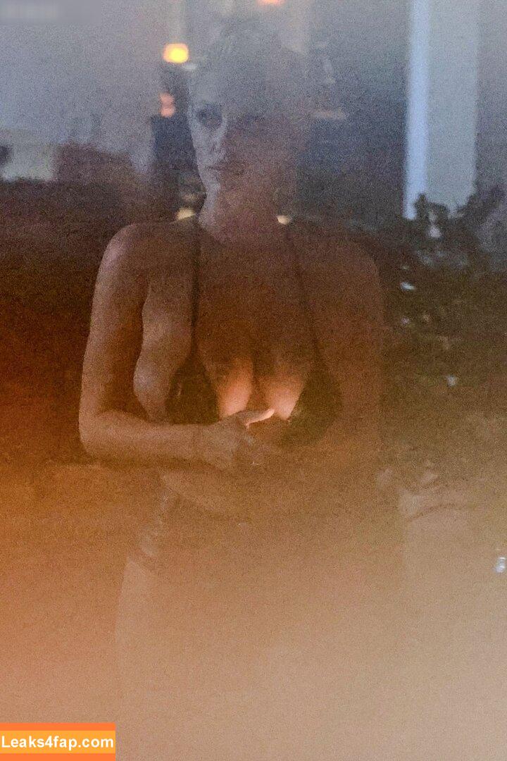Bianca Censori / bianca.censori_official / biancacensori_official слитое фото фото #1085