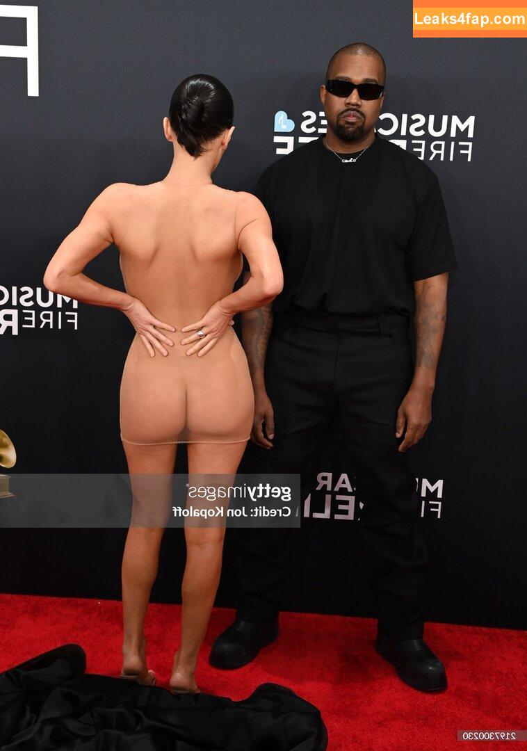 Bianca Censori / bianca.censori_official / biancacensori_official leaked photo photo #1485