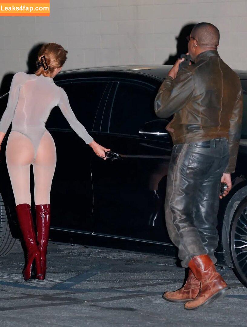 Bianca Censori / bianca.censori_official / biancacensori / https: leaked photo photo #1686