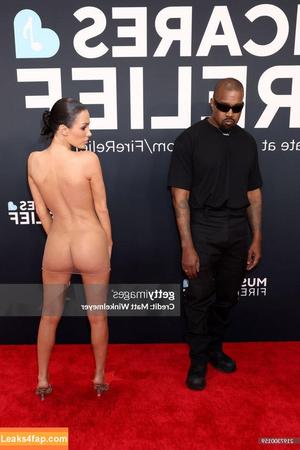 Bianca Censori фото #1359