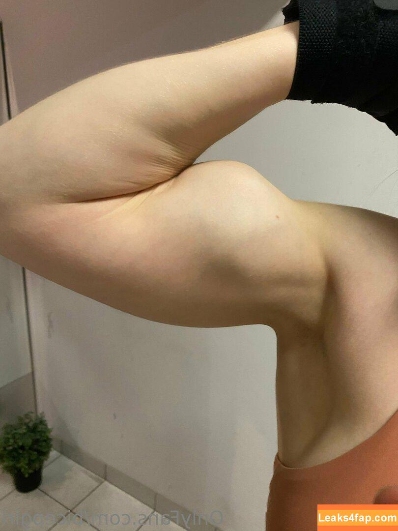 bicepgirl /  leaked photo photo #0030