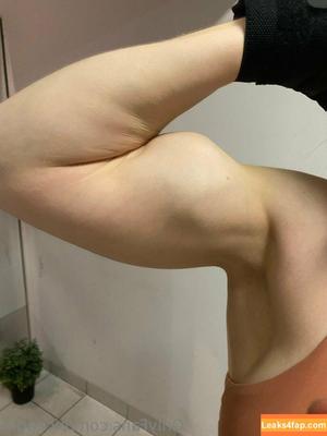 bicepgirl photo #0030