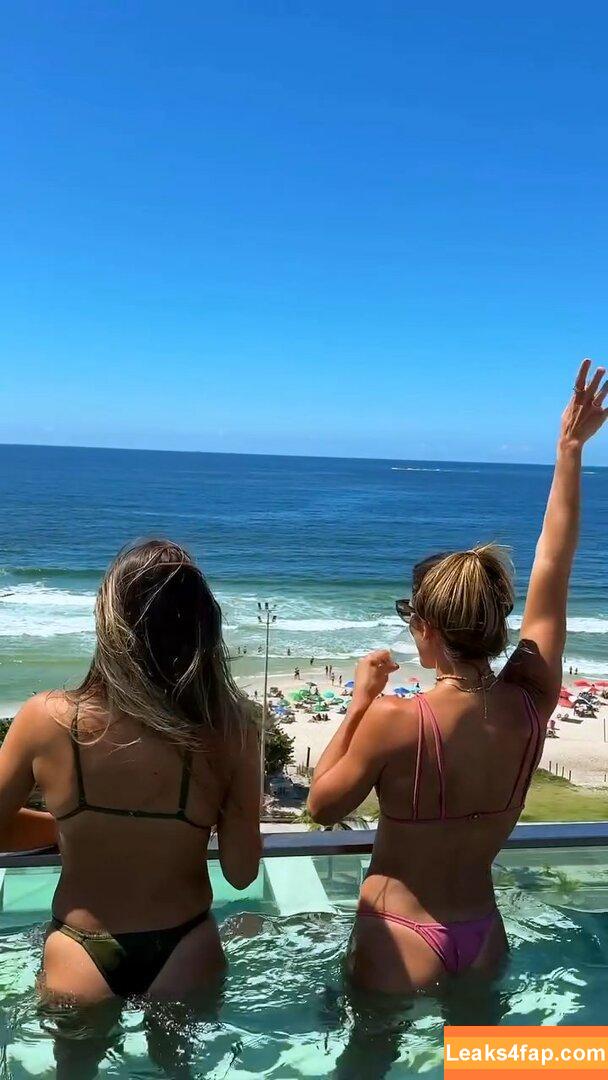 Bie & Branca Feres / Gêmeas do Nado Sincronizado / biaebrancaferes leaked photo photo #0096