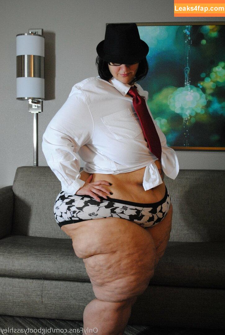 bigbootyasshley / the_real_bigbootyasshley leaked photo photo #0009