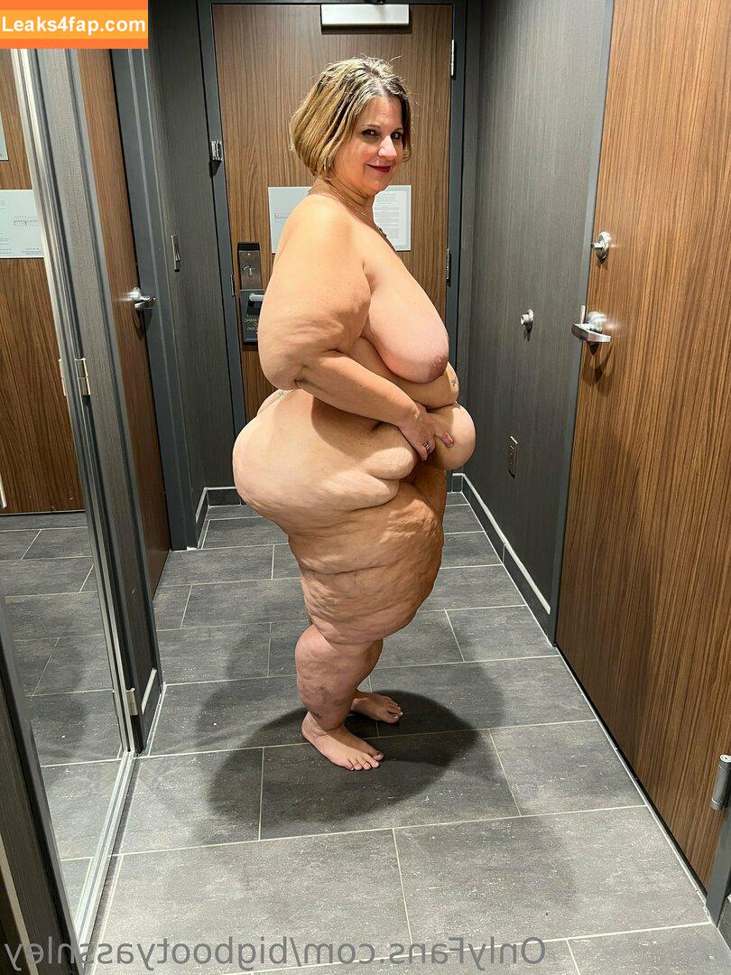 bigbootyasshley / the_real_bigbootyasshley leaked photo photo #0088