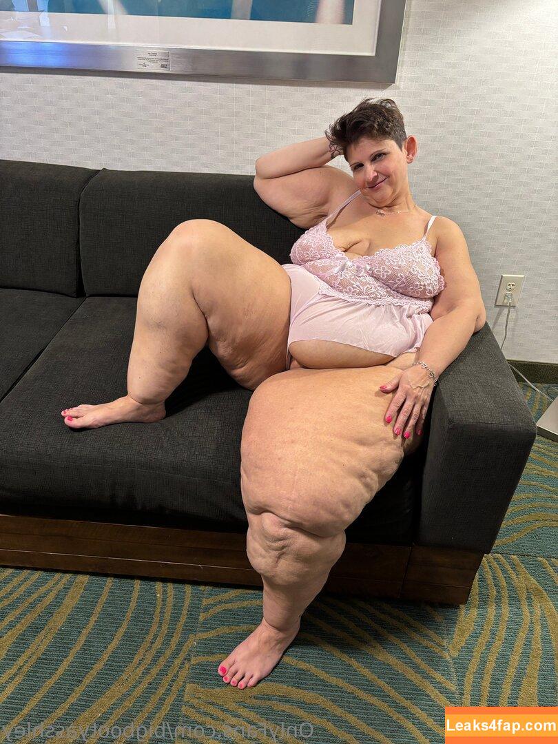 bigbootyasshley / the_real_bigbootyasshley leaked photo photo #0131