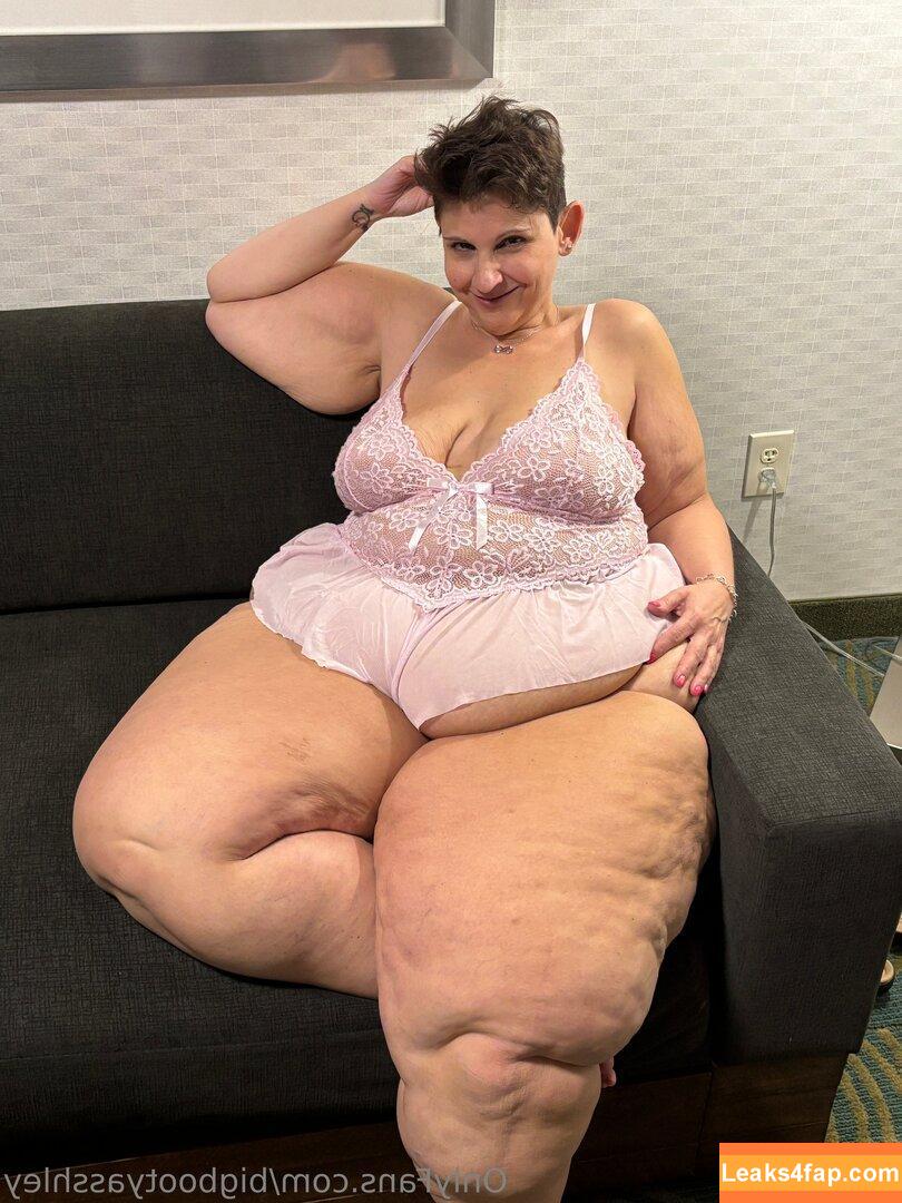 bigbootyasshley / the_real_bigbootyasshley leaked photo photo #0132