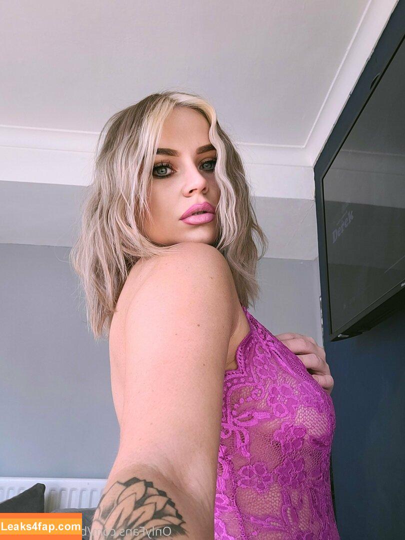 bigbootybritish / bigbootybritches leaked photo photo #0023