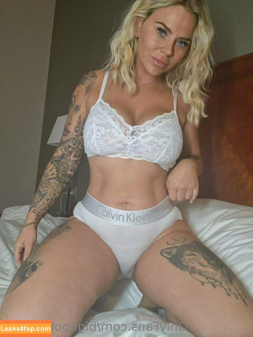 bigbootybritish / bigbootybritches leaked photo photo #0060