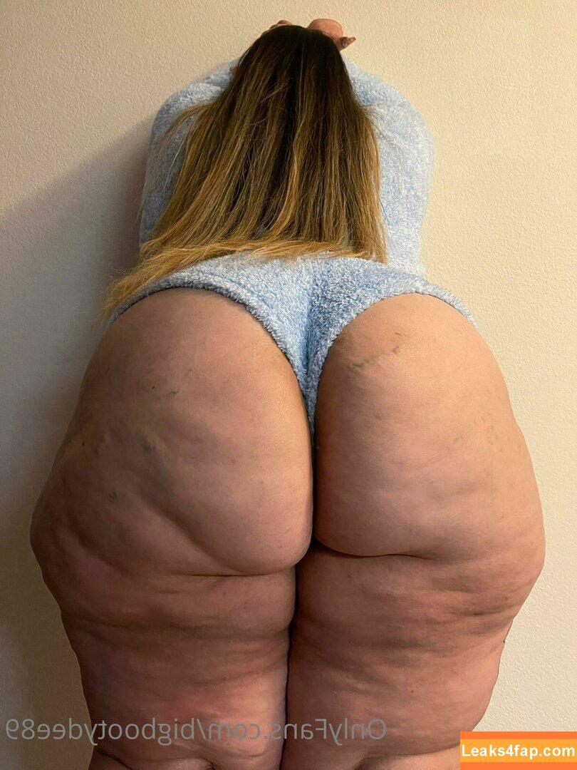 bigbootydee89 /  leaked photo photo #0045