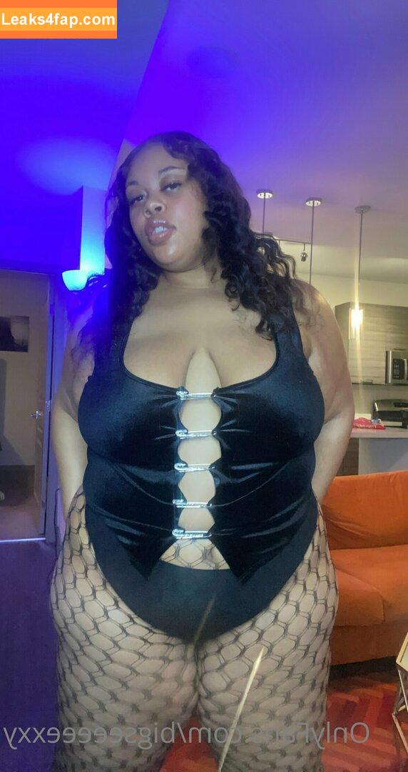 bigseeeeexxy / bigseeeeeexxy leaked photo photo #0014