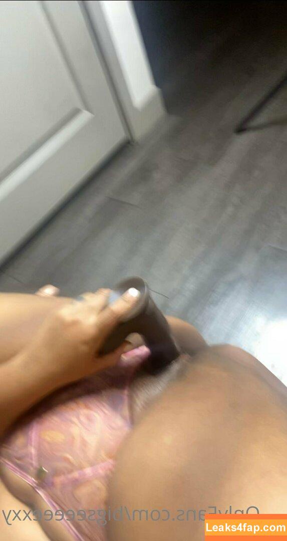 bigseeeeexxy / bigseeeeeexxy leaked photo photo #0170