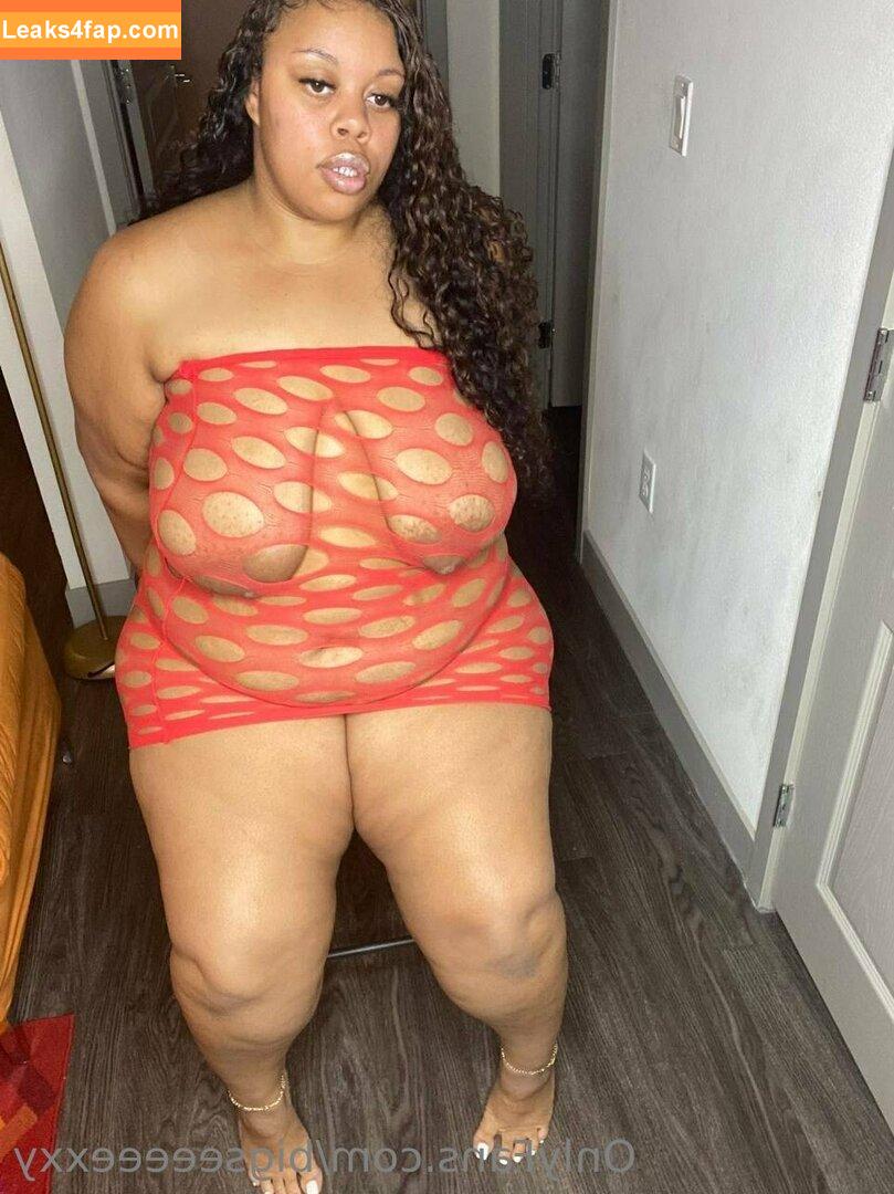 bigseeeeexxy / bigseeeeeexxy leaked photo photo #0245