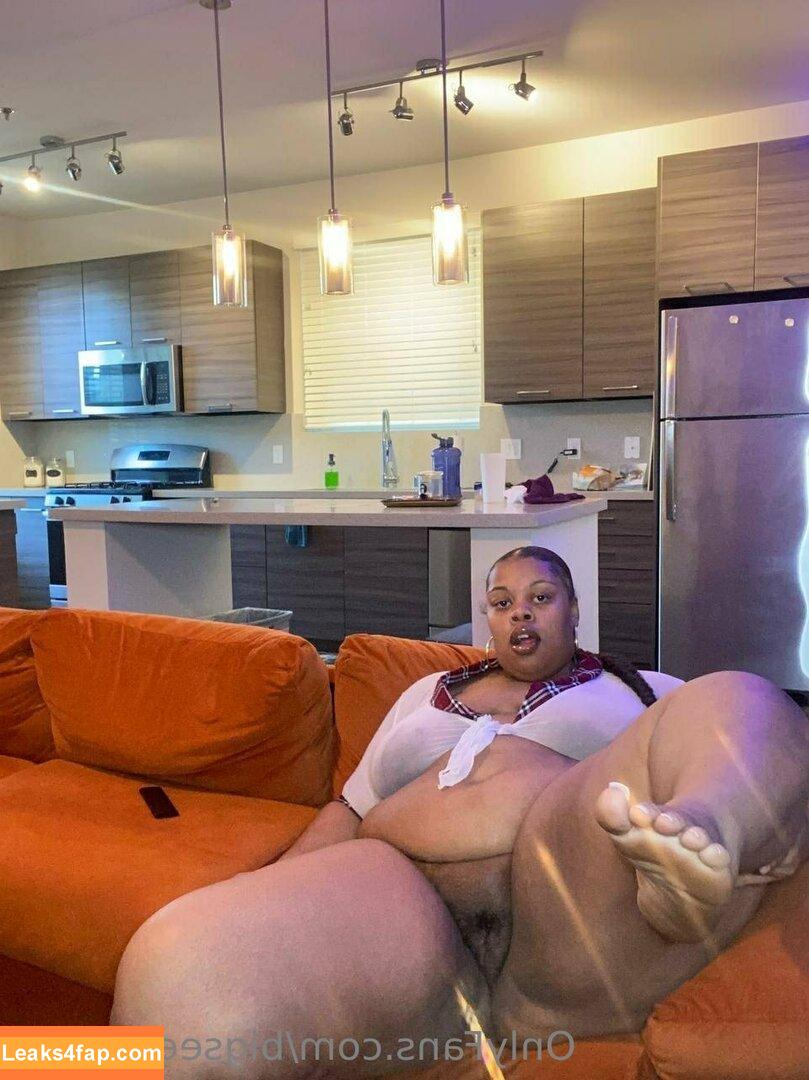 bigseeeeexxy / bigseeeeeexxy leaked photo photo #0315